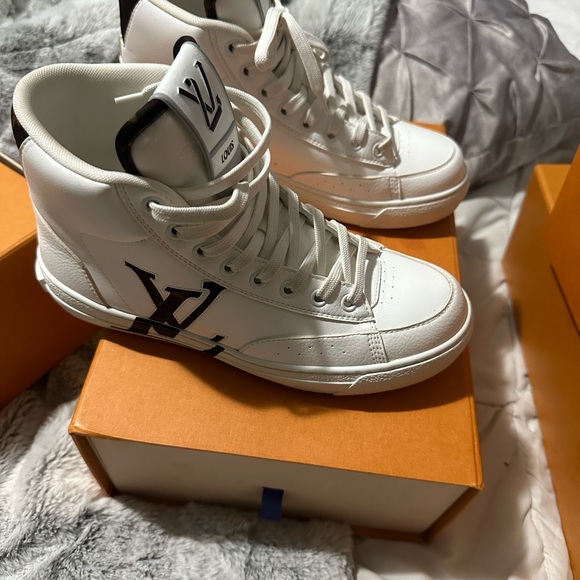 authentic louis vuitton tennis shoes, I have only worn them twice, like new - Picture 5 of 5